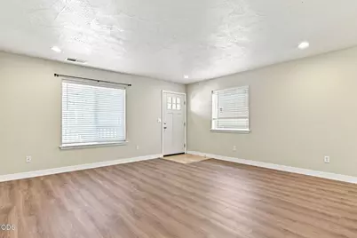 7869 Jacqueline Way, White City, OR 97503 - Photo 6