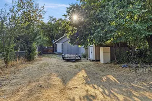 315 King St, Medford, OR 97501 - Photo 32