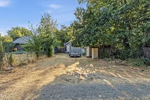 315 King St, Medford, OR 97501 - Photo 34