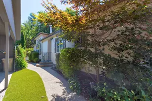 159 NW Wrightwood Cir, Grants Pass, OR 97526 - Photo 2