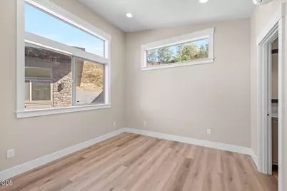 1652 N Foothill Road, Medford, OR 97504 - Photo 8