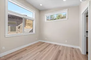1652 North Foothill Road, Medford, OR 97504 - Photo 8