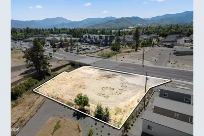 4119 S Pacific Highway, Medford, OR 97501 - Photo 1