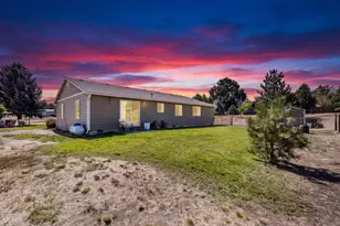 1940 SE Sagebrush Dr, Madras, OR 97741 - Photo 4