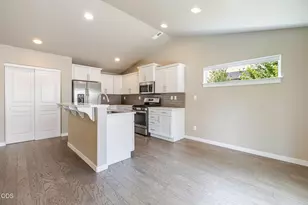 20380 SE Lois Way, Bend, OR 97702 - Photo 18