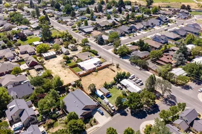 1019 Talent Avenue, Talent, OR 97540 - Photo 6