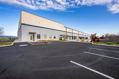 4689 Industry Drive #2, Medford, OR 97502 - Photo 2