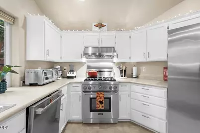 155 Country Hill Drive, Phoenix, OR 97535 - Photo 2