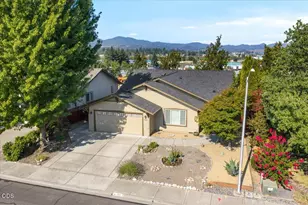155 Country Hill Dr, Phoenix, OR 97535 - Photo 30