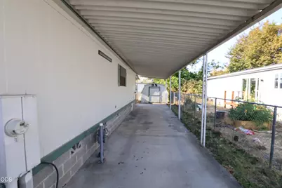 2118 SW Shane Way, Grants Pass, OR 97527 - Photo 4