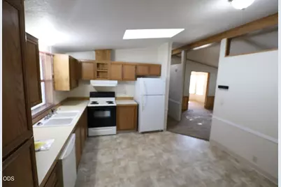 2118 SW Shane Way, Grants Pass, OR 97527 - Photo 8