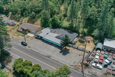 8775 Rogue River Highway, Grants Pass, OR 97527 - Photo 34