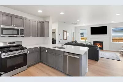 3774 NW 7th Lane, Redmond, OR 97756 - Photo 10