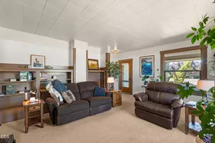 1083 Rossanley Dr, Medford, OR 97501 - Photo 10