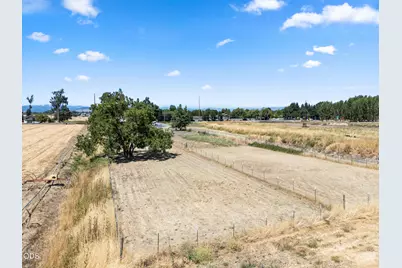 1083 Rossanley Drive, Medford, OR 97501 - Photo 36