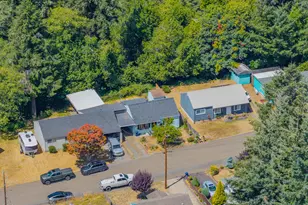 1655 N Juniper St, Coquille, OR 97423 - Photo 28