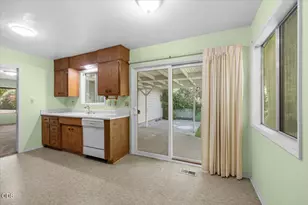 100 Jacoby St, Gold Hill, OR 97525 - Photo 6