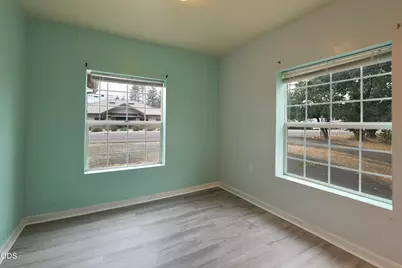 22172 Highway 62, Shady Cove, OR 97539 - Photo 12