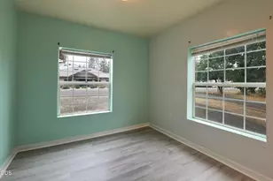 22172 Hwy 62, Shady Cove, OR 97539 - Photo 12