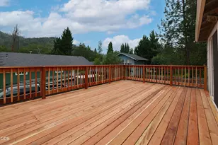 22172 Hwy 62, Shady Cove, OR 97539 - Photo 16