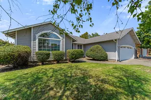 544 SW Anique Ln, Grants Pass, OR 97526 - Photo 2