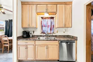 1055 California, Klamath Falls, OR 97601 - Photo 12
