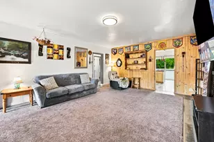 1055 California, Klamath Falls, OR 97601 - Photo 6