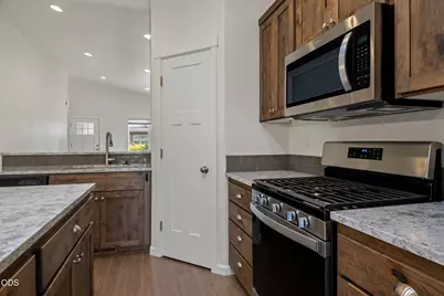 2920 NW Hemlock Lane, Redmond, OR 97756 - Photo 10