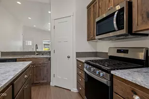 2920 NW Hemlock Ln, Redmond, OR 97756 - Photo 10