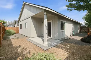 2920 NW Hemlock Ln, Redmond, OR 97756 - Photo 22
