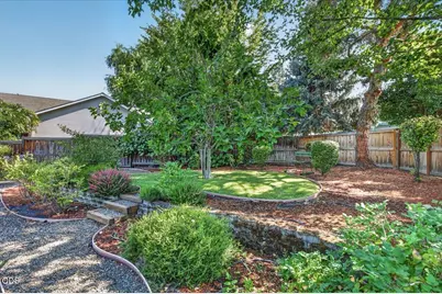 3516 Shawna Drive, Medford, OR 97504 - Photo 4