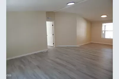 21 Brophy Way #UNIT 23, Shady Cove, OR 97539 - Photo 4