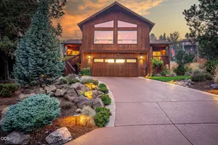 2497 NW Todds Crest Dr, Bend, OR 97703 - Photo 2