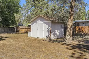 19929 Birch Ln, Bend, OR 97703 - Photo 22