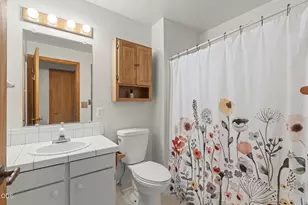 19929 Birch Ln, Bend, OR 97703 - Photo 16