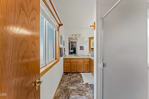 2004 NW Sarum Cir, Grants Pass, OR 97526 - Photo 20