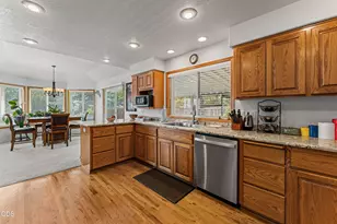 2004 NW Sarum Cir, Grants Pass, OR 97526 - Photo 10