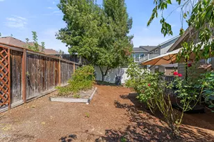 2004 NW Sarum Cir, Grants Pass, OR 97526 - Photo 24