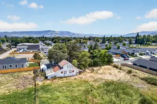 978 Cherry St, Medford, OR 97501 - Photo 10
