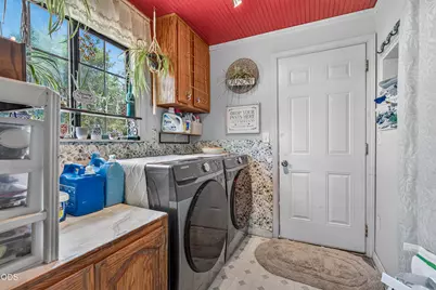 978 Cherry Street, Medford, OR 97501 - Photo 22