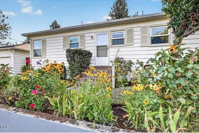 1203 Queen Anne Avenue, Medford, OR 97504 - Photo 42