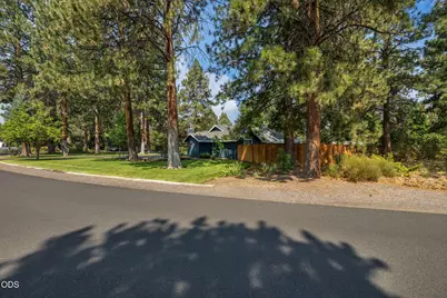 21001 SE King Hezekiah Way, Bend, OR 97702 - Photo 56