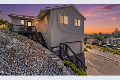228 Angela Court, Klamath Falls, OR 97601 - Photo 1