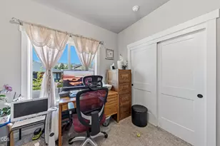 211 Christopher Way, Talent, OR 97540 - Photo 24