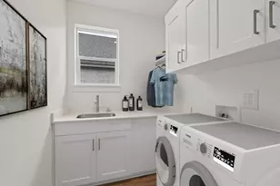 60819 SE Epic Pl, Bend, OR 97702 - Photo 8