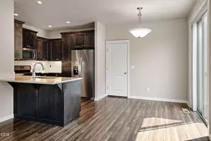 2910 SW Yew Park Ln, Redmond, OR 97756 - Photo 4