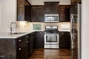 2910 SW Yew Park Ln, Redmond, OR 97756 - Photo 6