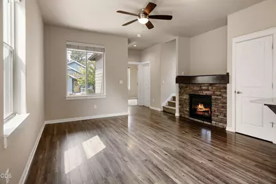 2910 SW Yew Park Lane, Redmond, OR 97756 - Photo 2