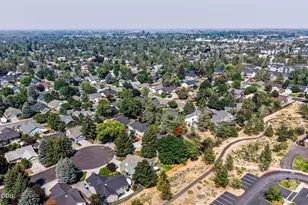 1961 NE Windy Tree Ct, Bend, OR 97701 - Photo 32