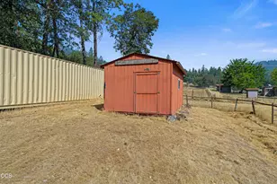 1843 W Evans Creek Rd, Rogue River, OR 97537 - Photo 32